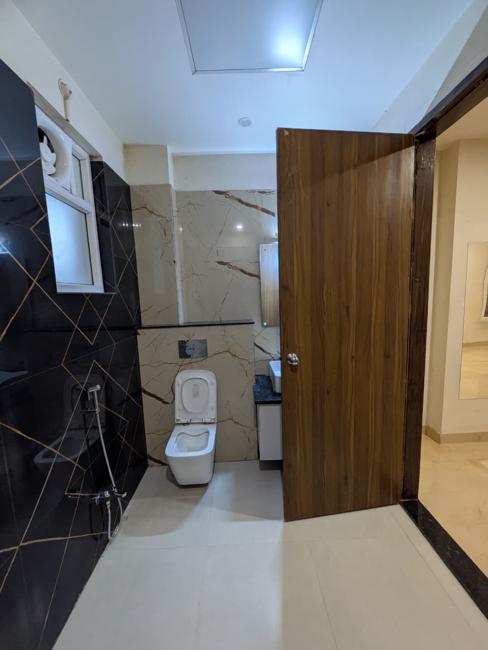 Male Flatmate Required – Semi-Furnished 2BHK in Gomti Nagar, GOMTI NAGAR, Lucknow - Photo 5