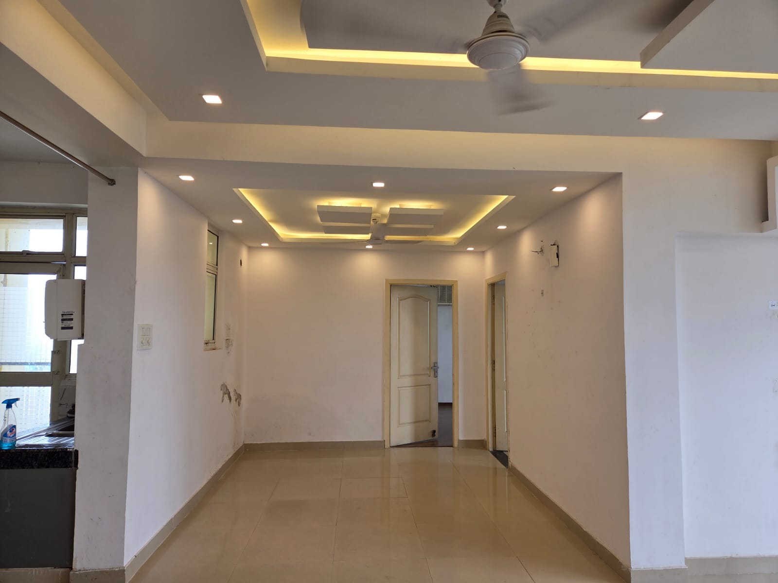 3BHK + Store Semi-Furnished Flat for Rent in Gomti Nagar Extension, Lucknow, Near Phoenix Pallassio Mall, Lucknow - Photo 4